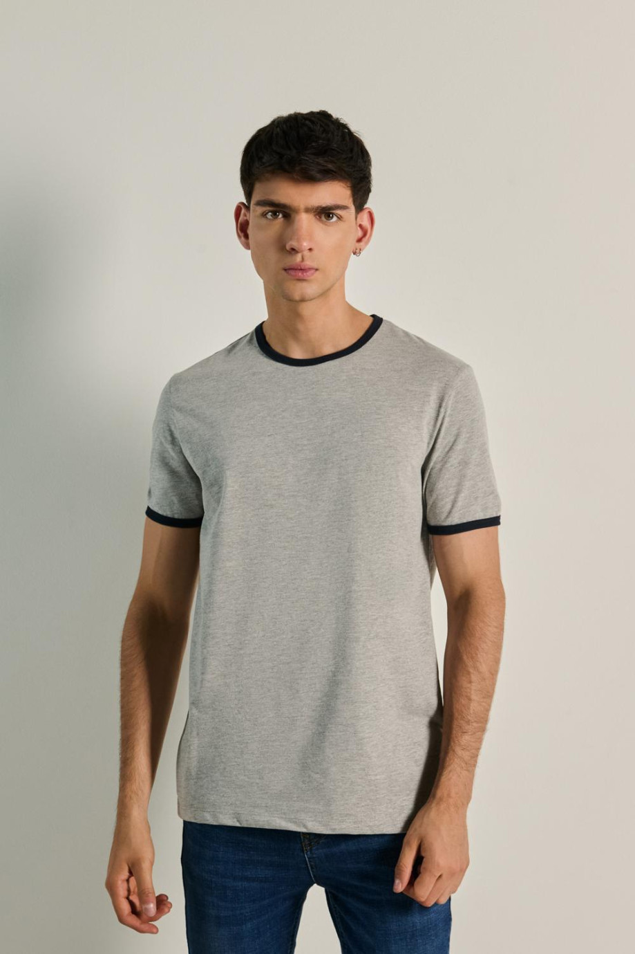 Camiseta en algodón unicolor con contrastes y manga corta