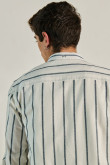 Camisa manga larga unicolor a rayas con bordado decorativo