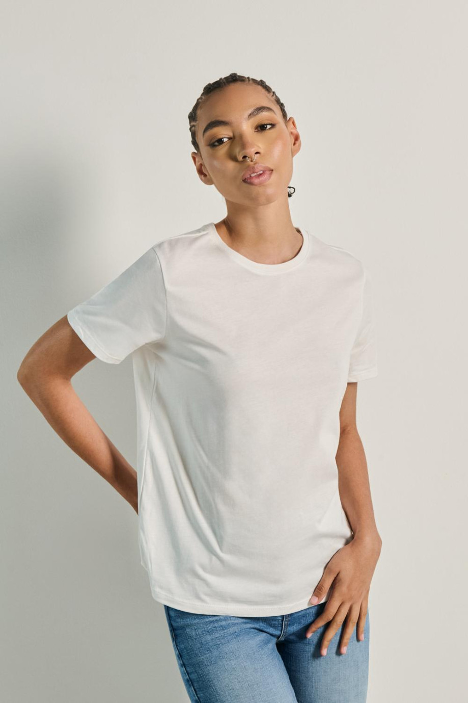 Camiseta algodón unicolor con cuello redondo y manga corta