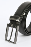 Cinturón negro con doble trabilla y hebilla cuadrada