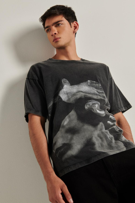 Camiseta Oversize para hombre con estampado en frente y proceso Garmet Dye