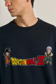 Buzo unicolor con diseño de Dragon Ball Z y cuello redondo