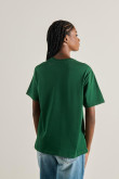 Camiseta verde oscura cuello redondo con arte de Garfield