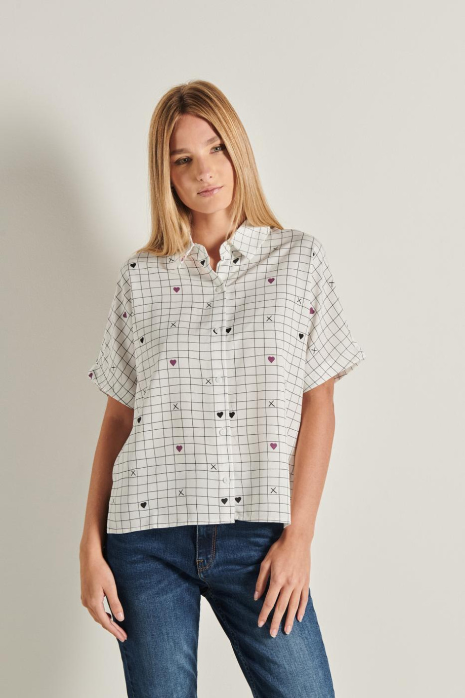 Blusa cuello camisero de hombro rodado con variedad de opciones de mini print