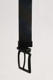 Cinturón reversible negro con texturas y hebilla cuadrada