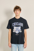 camiseta-oversize-unicolor-con-cuello-redondo-y-diseno-college-de-chicago