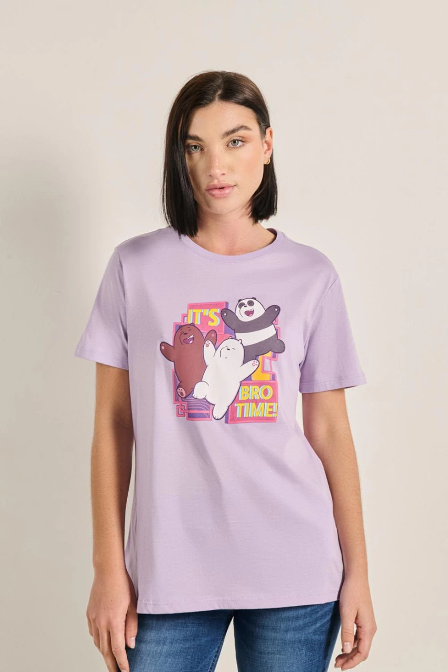 Camiseta lila con diseño de Escandalosos y manga corta