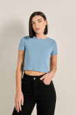 Camiseta unicolor crop top con texturas y manga corta