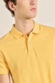 Camiseta polo ajustada unicolor con botones y manga corta