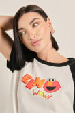 Camiseta manga ranglan corta crema clara con diseño de Elmo