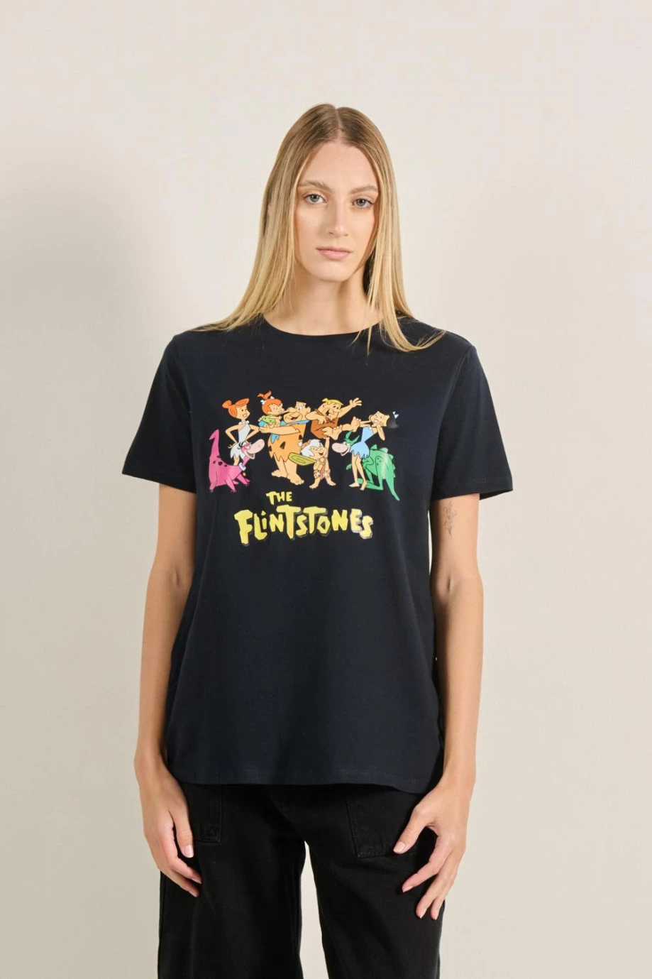 Camiseta cuello redondo unicolor con arte de Los Picapiedra