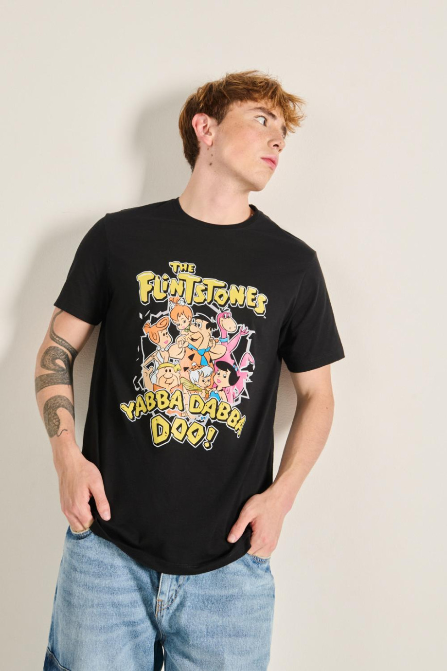 Camiseta manga corta unicolor con diseño de Los Picapiedra