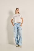 Camiseta unicolor crop top con texto college de Buenos Aires