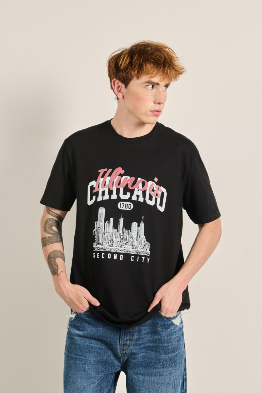 Camiseta oversize unicolor con diseño college de Chicago