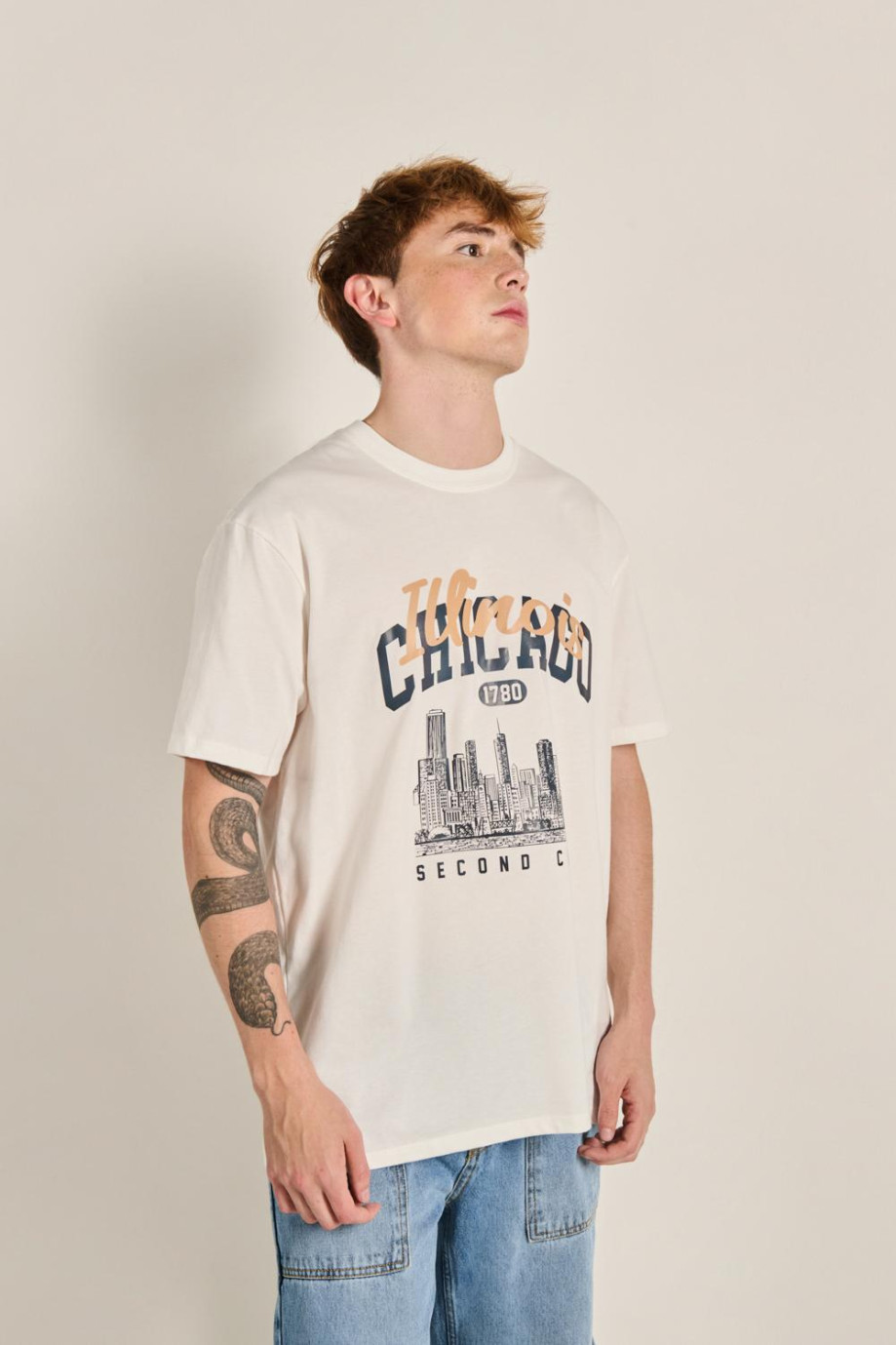 Camiseta oversize unicolor con diseño college de Chicago