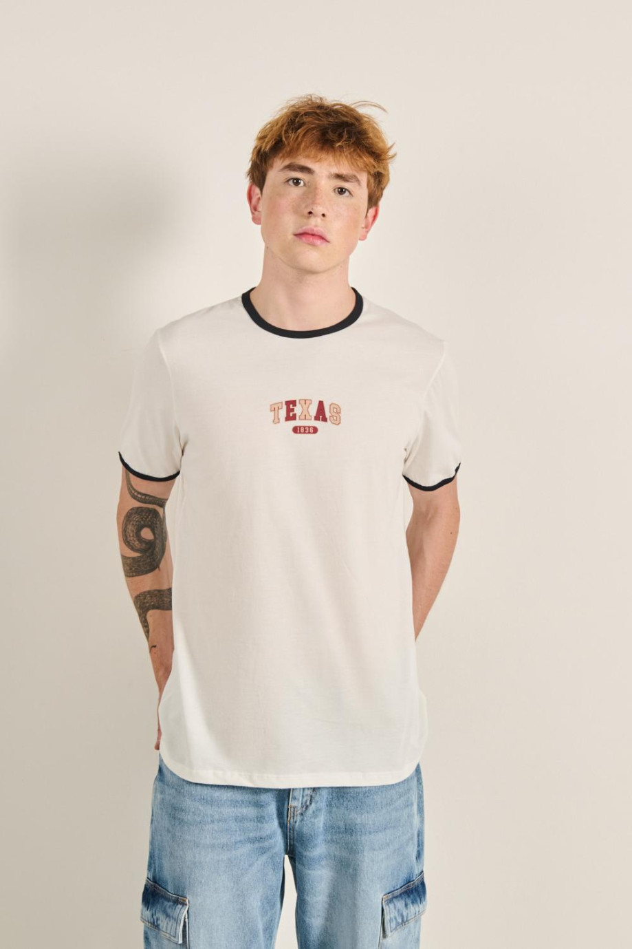 Camiseta manga corta unicolor con texto college de Texas