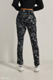 Pantalón negro jogger con estampados de Mickey y bolsillos