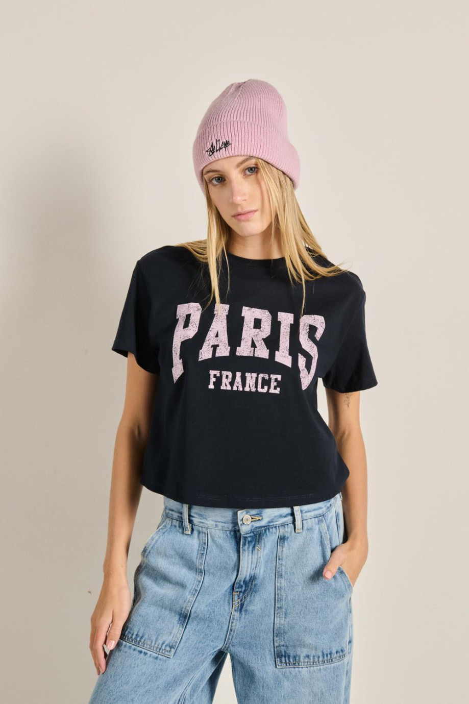 Camiseta unicolor crop top con diseño college de París