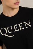 Camiseta negra cuello redondo con diseño de Queen