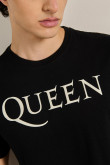 Camiseta negra cuello redondo con diseño de Queen