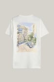 Camiseta crema con bolsillo, arte de paisaje y manga corta