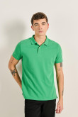 camiseta-polo-ajustada-unicolor-con-botones-y-manga-corta