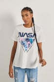 Camiseta crop top unicolor con diseño de NASA en frente