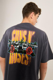 Camiseta gris oversize manga corta con arte de Guns N´ Roses