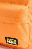 Maleta naranja con tirantes negros y diseño de South Park