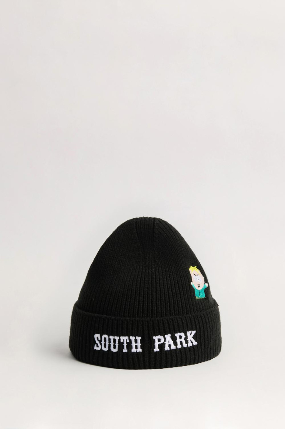 Gorro tejido negro con diseño de South Park bordado