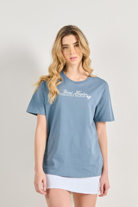 Camiseta azul con estampado college y manga corta