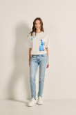 Camiseta crop top crema oversize con diseño de Stitch