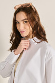 Blusa oversize blanca manga larga con cuello camisero