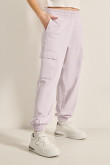 Pantalón jogger cargo unicolor con bolsillos laterales