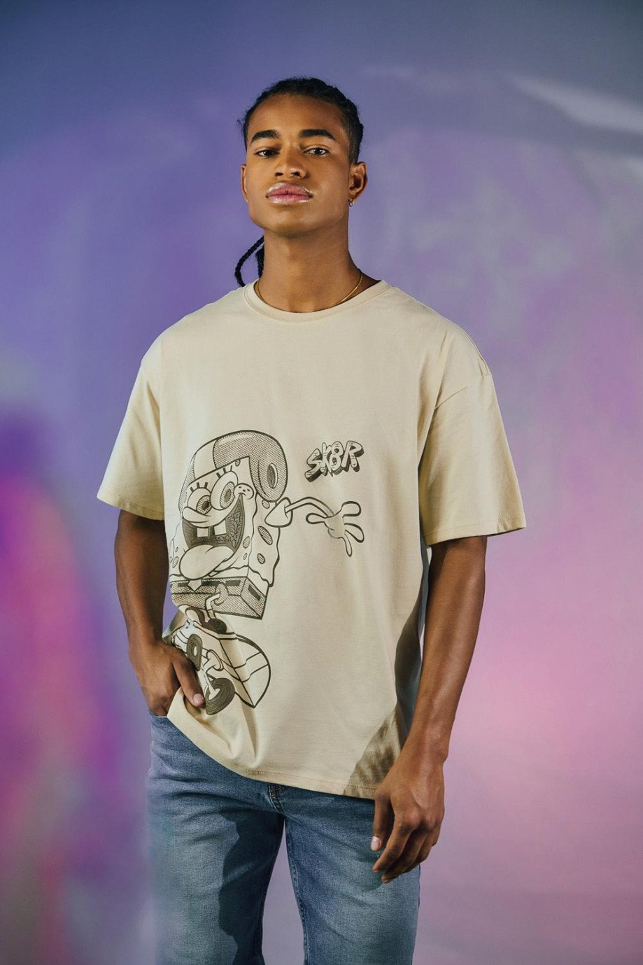 Camiseta oversize kaki manga corta con arte de Bob Esponja