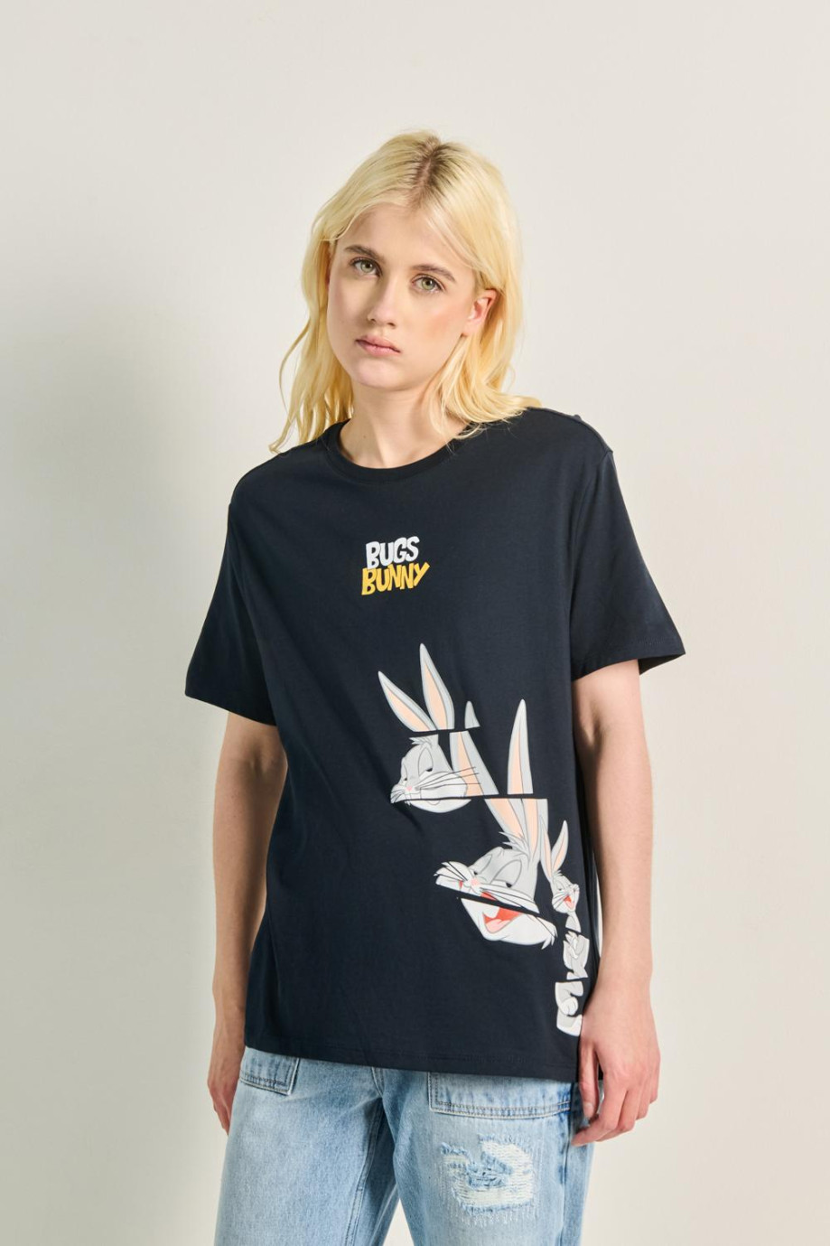 Camiseta azul intensa manga corta con diseño de Bugs Bunny