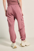 Pantalón jogger cargo unicolor con bolsillos laterales