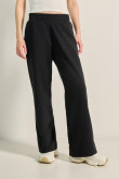 pantalon-jogger-unicolor-con-bota-recta-y-cintura-elastica