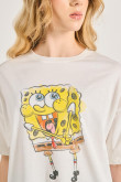 Camiseta oversize crema manga corta con arte de Bob Esponja