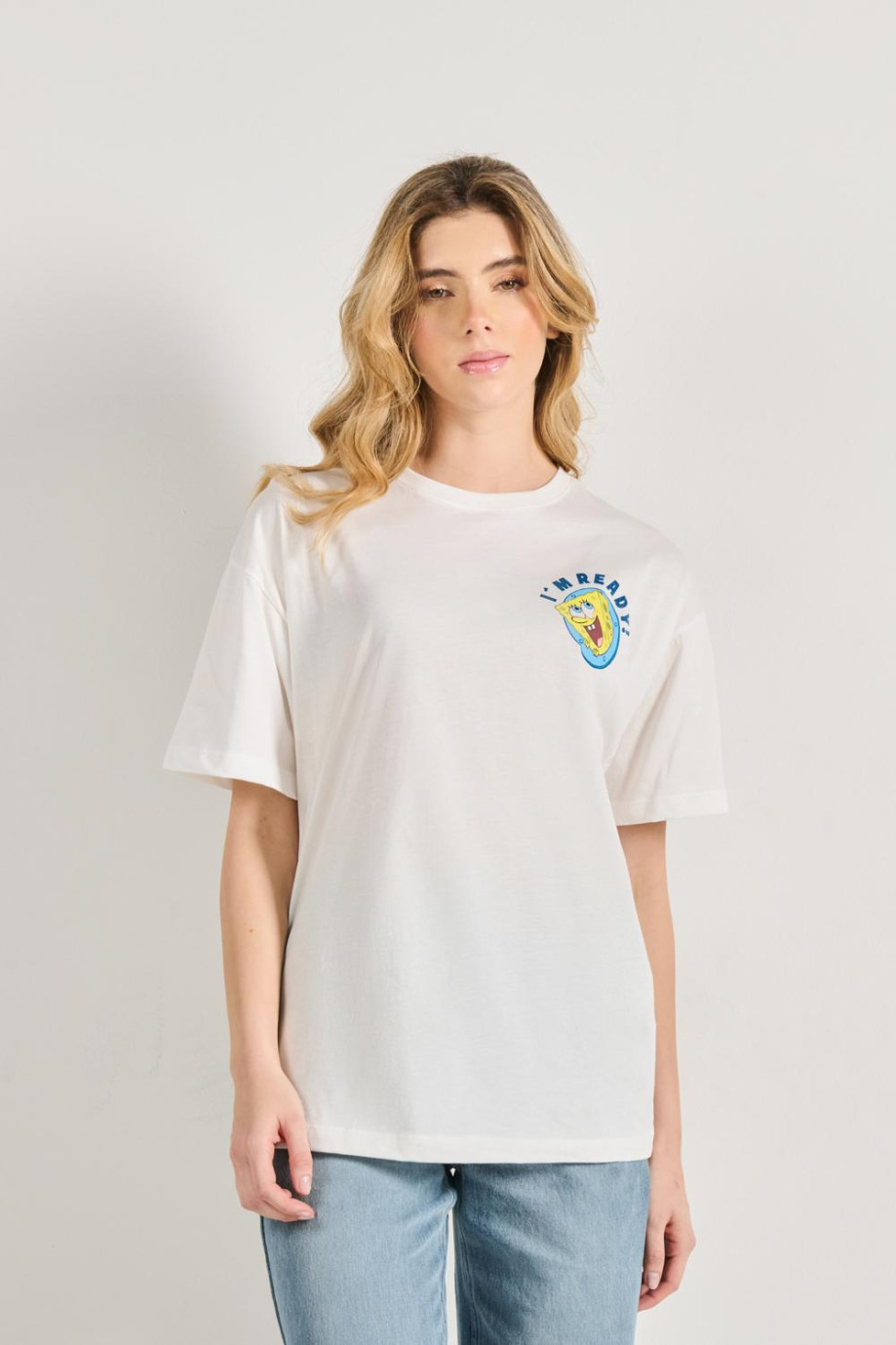 Camiseta crema clara oversize con diseños de Bob Esponja