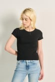 camiseta-para-mujer-unicolor-manga-corta-cuello-redondo-fit-slim-en-tela-acanalada