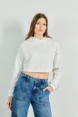 Buzo crop top crema oversize con capota y diseño college