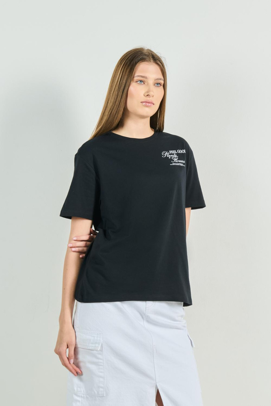 Camiseta negra manga corta con estampados de naturaleza