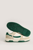 Tenis cremas casuales con contrastes verdes y suela plana