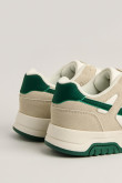 Tenis cremas casuales con contrastes verdes y suela plana