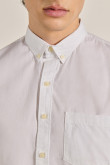 Camisa unicolor manga larga con cuello button down