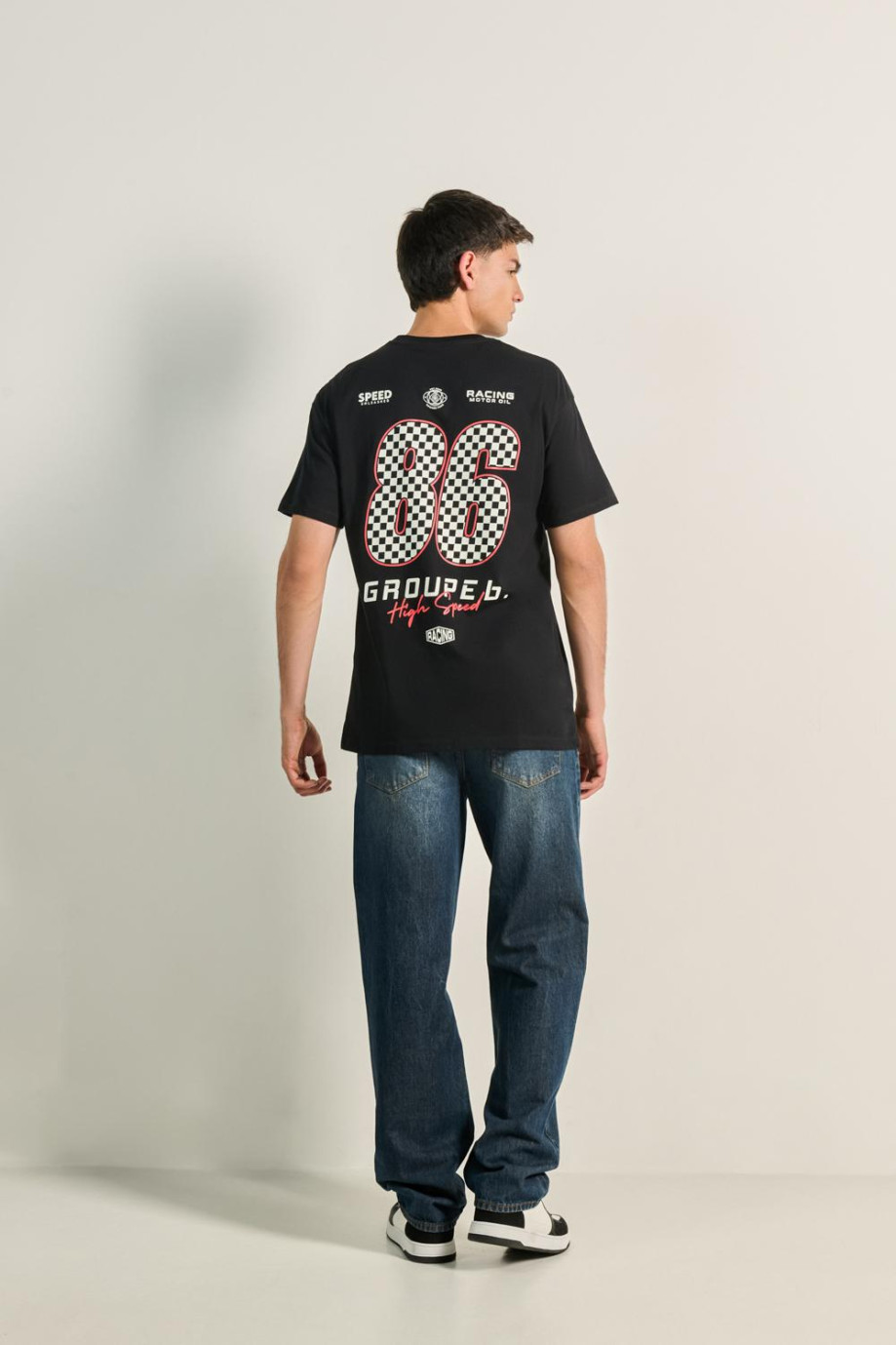 Camiseta unicolor manga corta con diseño racer en espalda