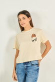 Camiseta kaki crop top con diseño de Escandalosos