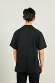 Camiseta oversize negra con manga corta y estampado racer