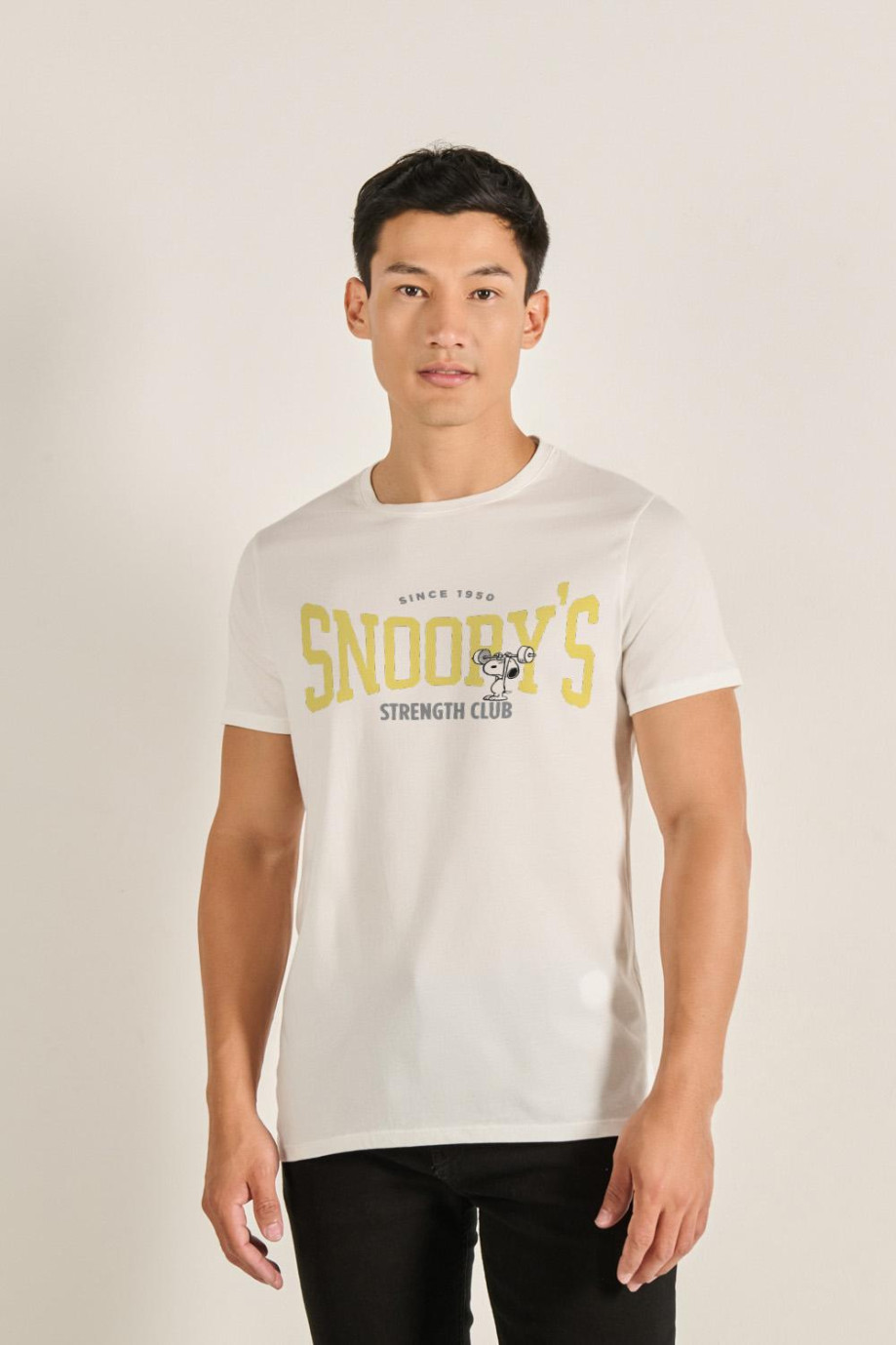 Camiseta manga corta unicolor con arte deportivo de Snoopy